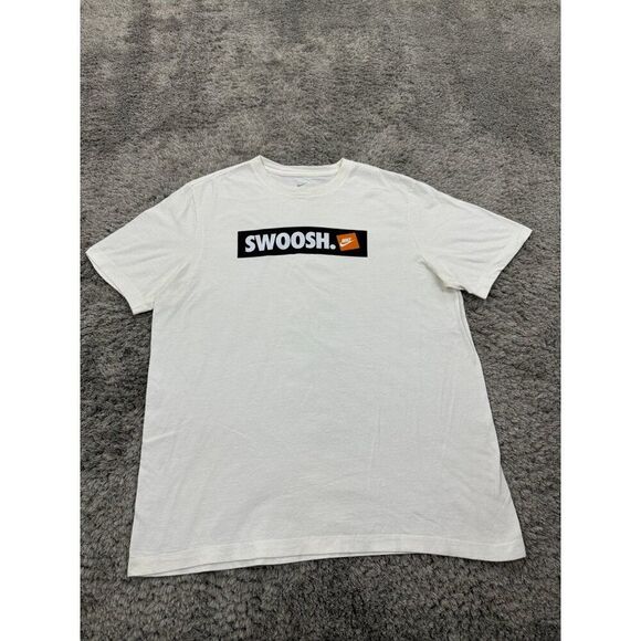 Nike Shirt Mens Large White Center Swoosh Box Sticker Logo Short Sleeve Crewneck - Picture 1 of 9